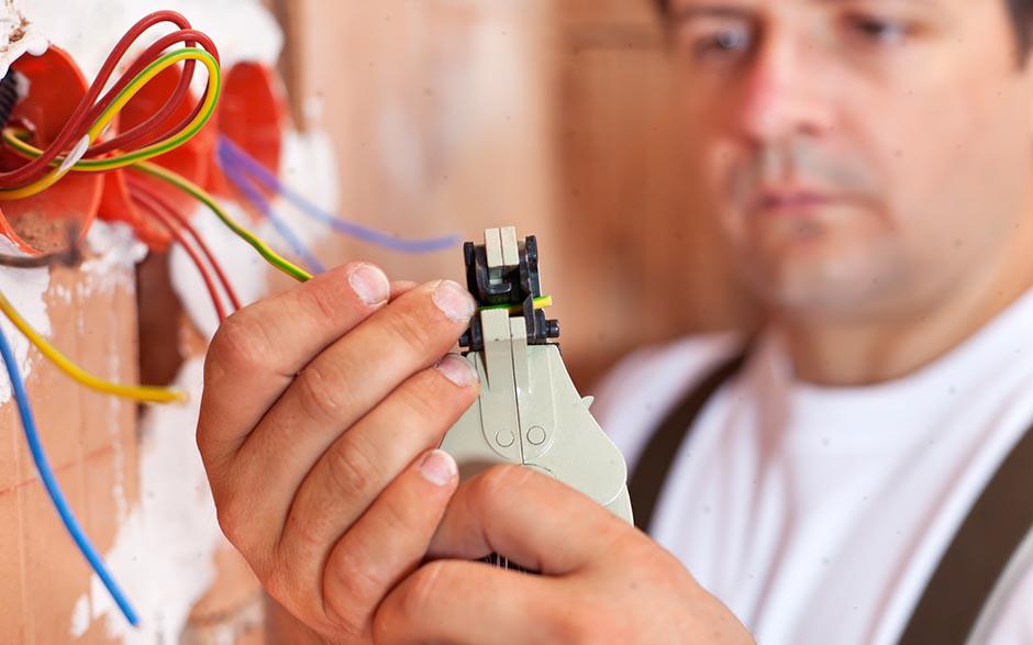 électricien de maintenance Péroy-les-Gombries